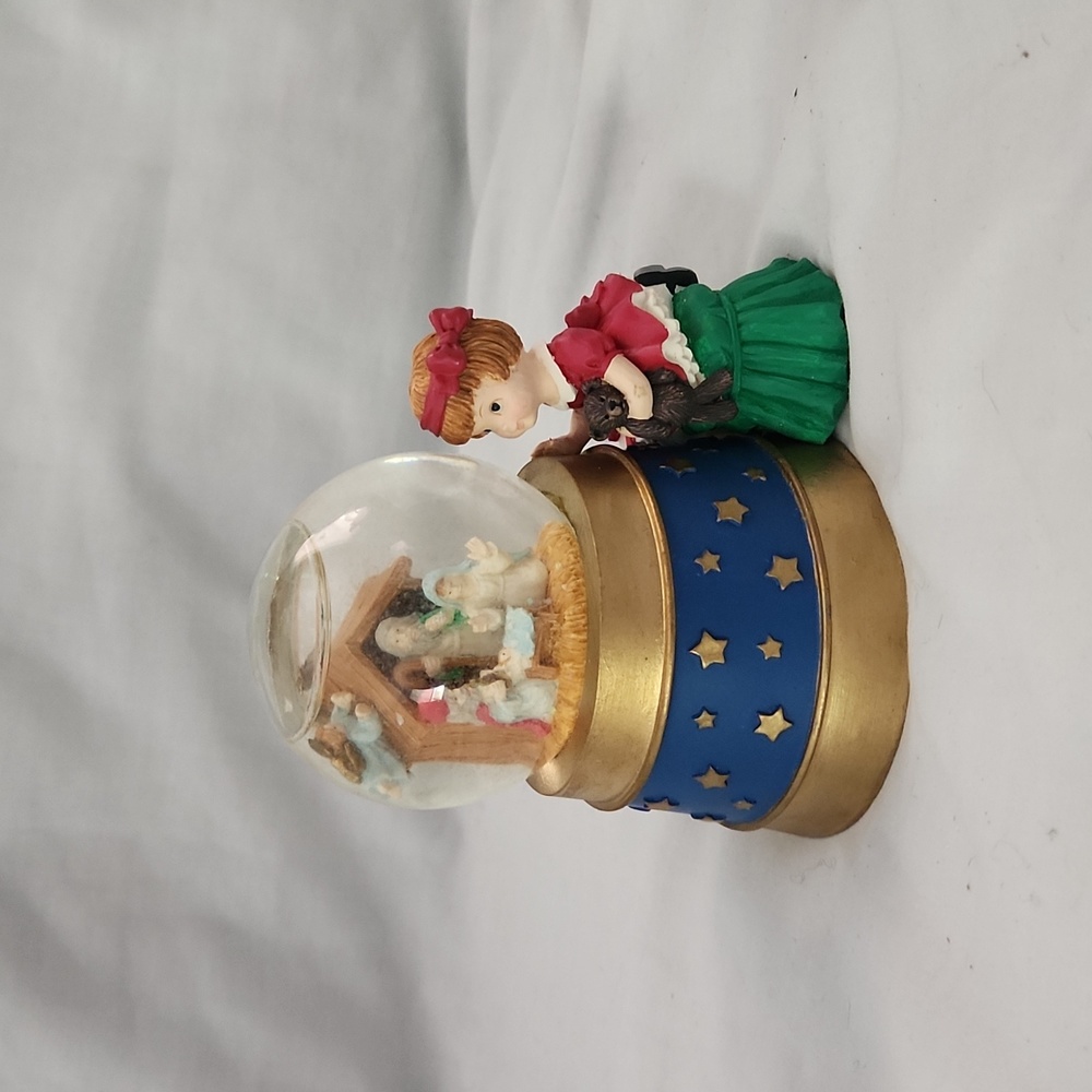 San Francisco music box company Little Town of Bethlehem snow globe music box